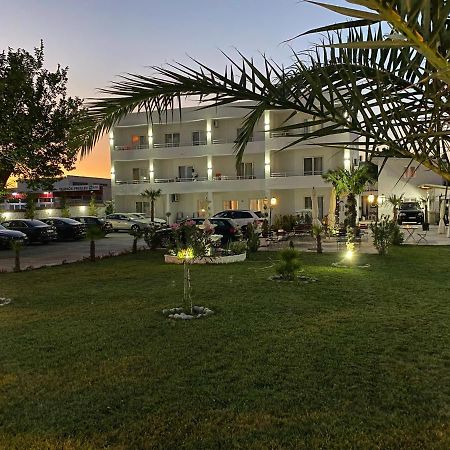 Apartments Vila Sara M Ulcinj Exteriör bild