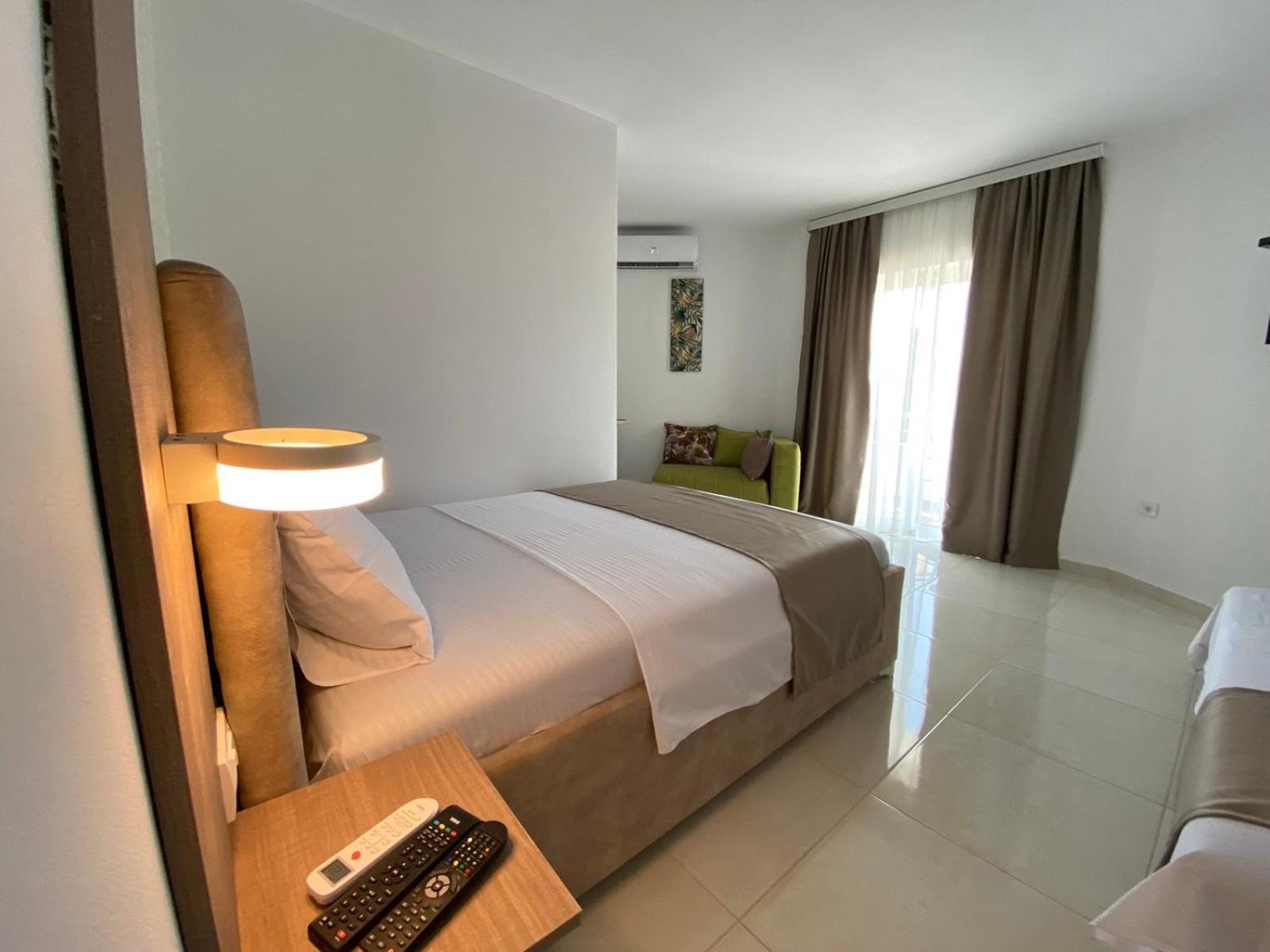 Apartments Vila Sara M Ulcinj Rum bild