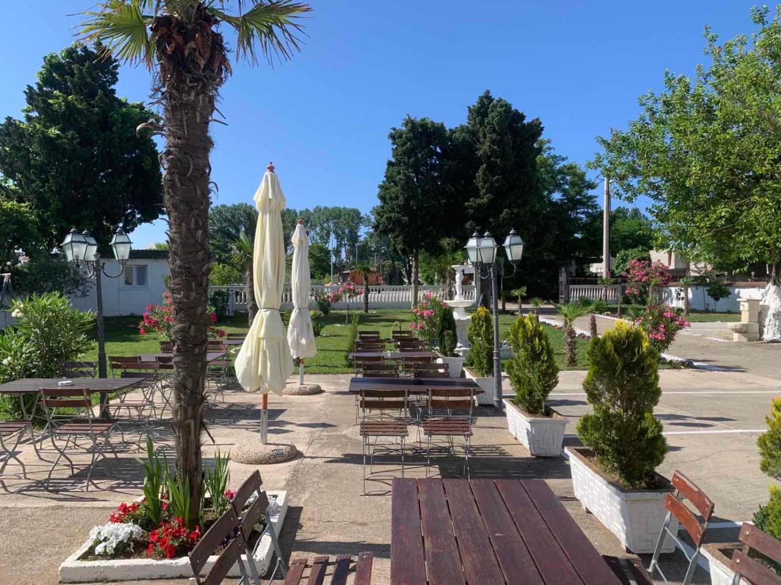 Apartments Vila Sara M Ulcinj Exteriör bild