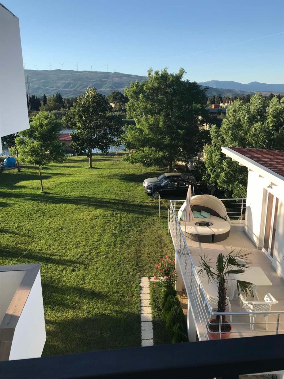 Apartments Vila Sara M Ulcinj Exteriör bild