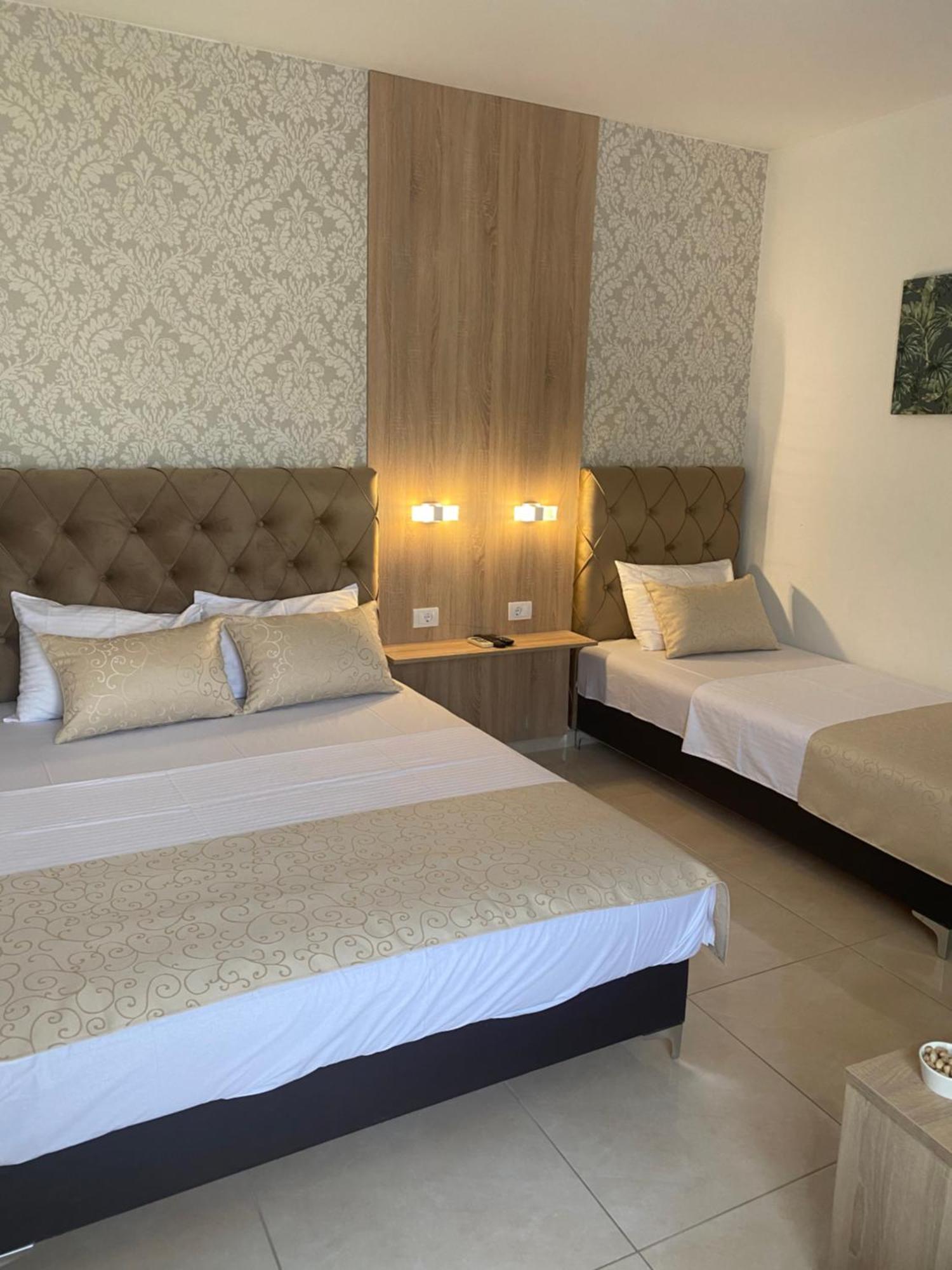 Apartments Vila Sara M Ulcinj Exteriör bild
